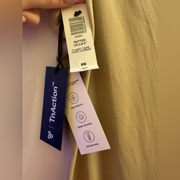 ARITZIA TNABUTTER rhythm romper 5” - Picture 4 of 4